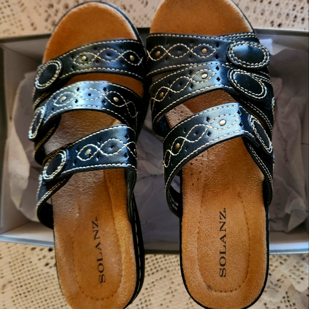 Sandals adjustable straps